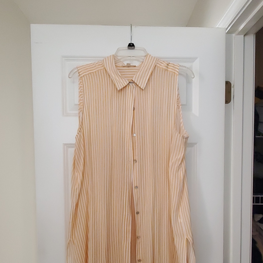 sleeveless blouse